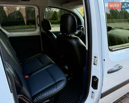 Білий Рено Кєнгу, об'ємом двигуна 1.5 л та пробігом 247 тис. км за 11700 $, фото 29 на Automoto.ua