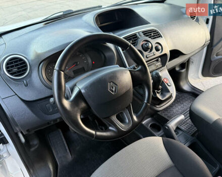 Белый Рено Кенгу, объемом двигателя 1.5 л и пробегом 190 тыс. км за 11799 $, фото 64 на Automoto.ua