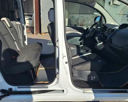 Рено Кенгу 2014 в Новоархангельске на Automoto.ua Белый Рено Кенгу, объемом двигателя 1.5 л и пробегом 64 тыс. км за 12500 $, фото 12 на Automoto.ua