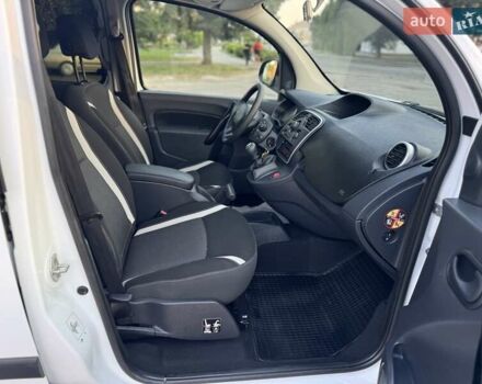 Белый Рено Кенгу, объемом двигателя 1.5 л и пробегом 173 тыс. км за 11600 $, фото 71 на Automoto.ua