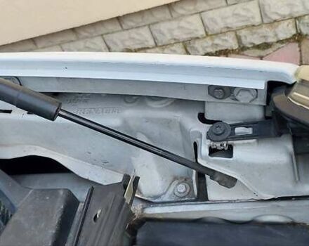 Рено Кєнгу 2014 у Дубно на Automoto.ua Білий Рено Кєнгу, об'ємом двигуна 1.46 л та пробігом 345 тис. км за 8800 $, фото 52 на Automoto.ua