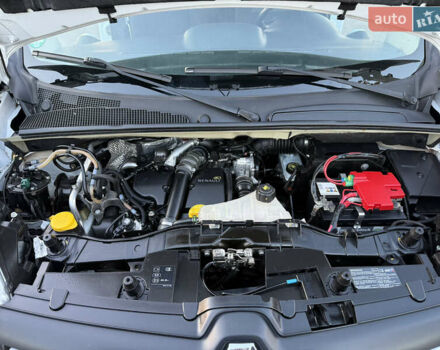 Белый Рено Кенгу, объемом двигателя 1.5 л и пробегом 190 тыс. км за 11799 $, фото 7 на Automoto.ua