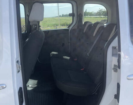 Белый Рено Кенгу, объемом двигателя 1.46 л и пробегом 170 тыс. км за 12700 $, фото 5 на Automoto.ua