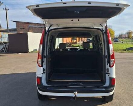 Рено Кенгу 2014 в Новоархангельске на Automoto.ua Белый Рено Кенгу, объемом двигателя 1.5 л и пробегом 64 тыс. км за 12500 $, фото 17 на Automoto.ua