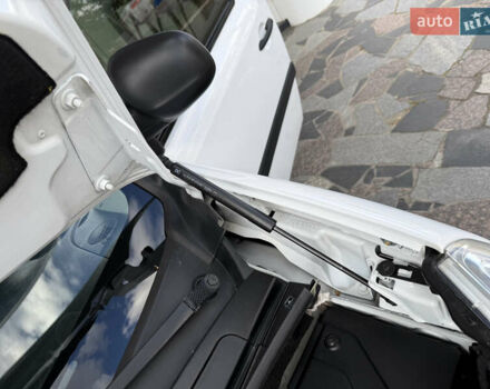 Белый Рено Кенгу, объемом двигателя 1.5 л и пробегом 190 тыс. км за 11799 $, фото 78 на Automoto.ua