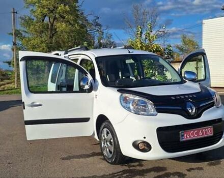 Рено Кенгу 2014 в Новоархангельске на Automoto.ua Белый Рено Кенгу, объемом двигателя 1.5 л и пробегом 64 тыс. км за 12500 $, фото 112 на Automoto.ua