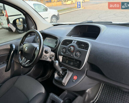 Белый Рено Кенгу, объемом двигателя 1.5 л и пробегом 190 тыс. км за 11799 $, фото 43 на Automoto.ua