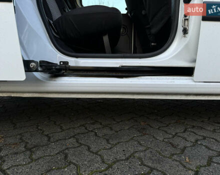 Белый Рено Кенгу, объемом двигателя 1.5 л и пробегом 186 тыс. км за 10699 $, фото 70 на Automoto.ua