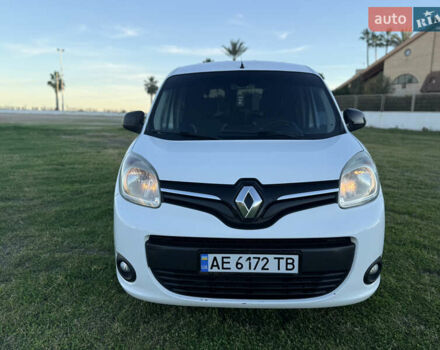 Белый Рено Кенгу, объемом двигателя 1.46 л и пробегом 215 тыс. км за 9800 $, фото 2 на Automoto.ua