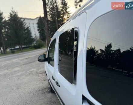 Белый Рено Кенгу, объемом двигателя 1.5 л и пробегом 173 тыс. км за 11600 $, фото 47 на Automoto.ua