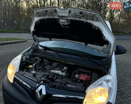 Белый Рено Кенгу, объемом двигателя 1.5 л и пробегом 186 тыс. км за 10699 $, фото 91 на Automoto.ua