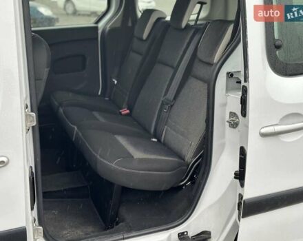 Белый Рено Кенгу, объемом двигателя 1.5 л и пробегом 255 тыс. км за 9800 $, фото 30 на Automoto.ua