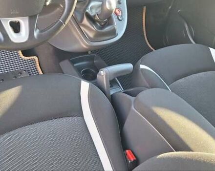 Рено Кенгу 2014 в Новоархангельске на Automoto.ua Белый Рено Кенгу, объемом двигателя 1.5 л и пробегом 64 тыс. км за 12500 $, фото 78 на Automoto.ua