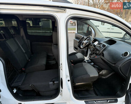 Белый Рено Кенгу, объемом двигателя 1.5 л и пробегом 190 тыс. км за 11799 $, фото 77 на Automoto.ua