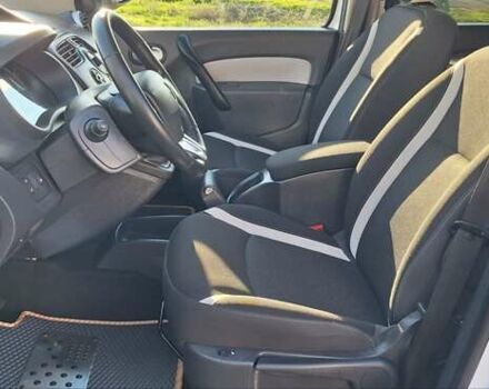 Рено Кенгу 2014 в Новоархангельске на Automoto.ua Белый Рено Кенгу, объемом двигателя 1.5 л и пробегом 64 тыс. км за 12500 $, фото 76 на Automoto.ua