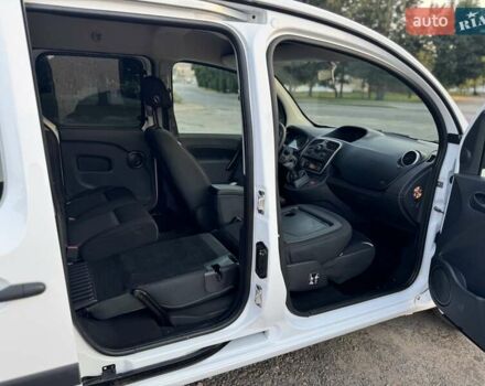 Белый Рено Кенгу, объемом двигателя 1.5 л и пробегом 173 тыс. км за 11600 $, фото 75 на Automoto.ua