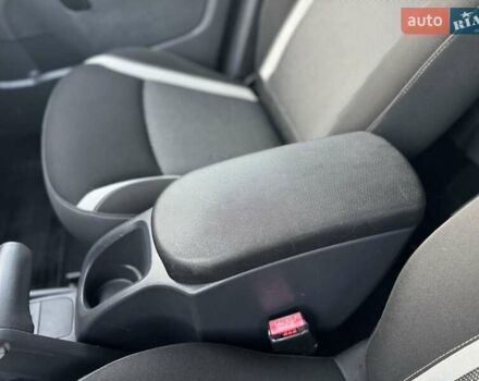 Белый Рено Кенгу, объемом двигателя 1.5 л и пробегом 173 тыс. км за 11600 $, фото 33 на Automoto.ua