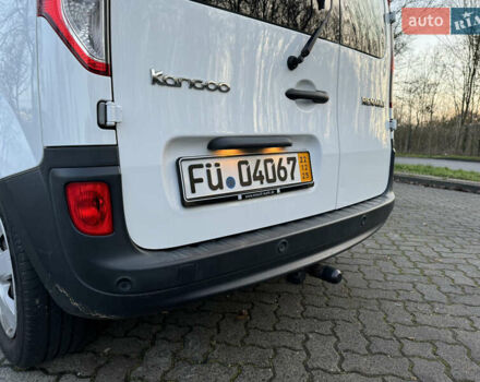 Белый Рено Кенгу, объемом двигателя 1.5 л и пробегом 186 тыс. км за 10699 $, фото 54 на Automoto.ua