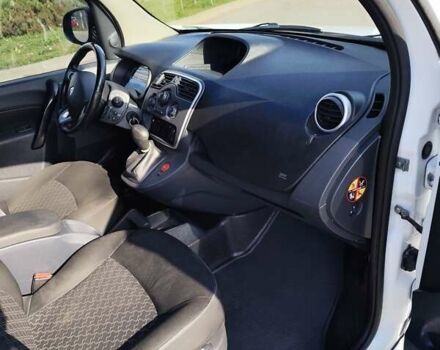 Белый Рено Кенгу, объемом двигателя 0 л и пробегом 139 тыс. км за 7300 $, фото 6 на Automoto.ua