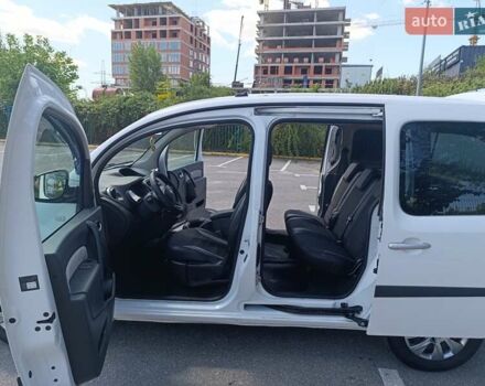 Белый Рено Кенгу, объемом двигателя 1.46 л и пробегом 312 тыс. км за 8800 $, фото 6 на Automoto.ua