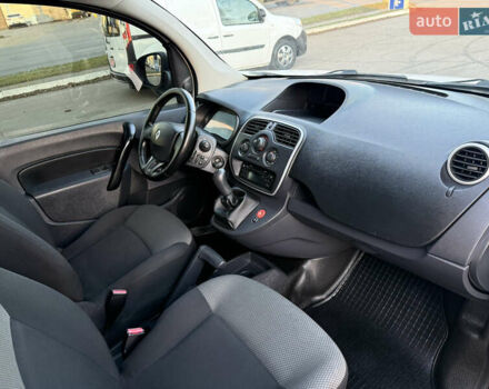 Белый Рено Кенгу, объемом двигателя 1.5 л и пробегом 190 тыс. км за 11799 $, фото 42 на Automoto.ua