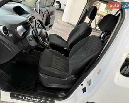 Белый Рено Кенгу, объемом двигателя 1.5 л и пробегом 190 тыс. км за 11799 $, фото 53 на Automoto.ua