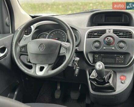 Белый Рено Кенгу, объемом двигателя 1.5 л и пробегом 255 тыс. км за 9800 $, фото 21 на Automoto.ua