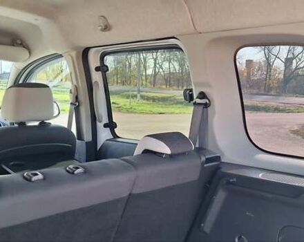 Рено Кенгу 2014 в Новоархангельске на Automoto.ua Белый Рено Кенгу, объемом двигателя 1.5 л и пробегом 64 тыс. км за 12500 $, фото 24 на Automoto.ua