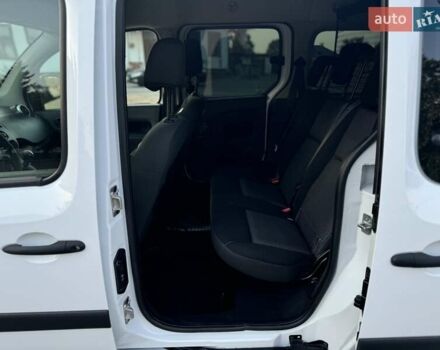 Белый Рено Кенгу, объемом двигателя 1.5 л и пробегом 173 тыс. км за 11600 $, фото 41 на Automoto.ua