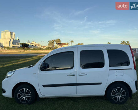 Белый Рено Кенгу, объемом двигателя 1.46 л и пробегом 215 тыс. км за 9800 $, фото 9 на Automoto.ua