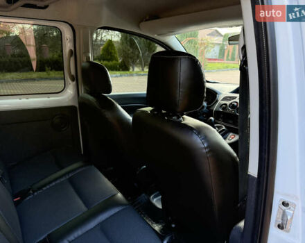 Білий Рено Кєнгу, об'ємом двигуна 1.5 л та пробігом 247 тис. км за 11700 $, фото 28 на Automoto.ua