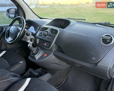 Белый Рено Кенгу, объемом двигателя 1.46 л и пробегом 215 тыс. км за 9800 $, фото 37 на Automoto.ua