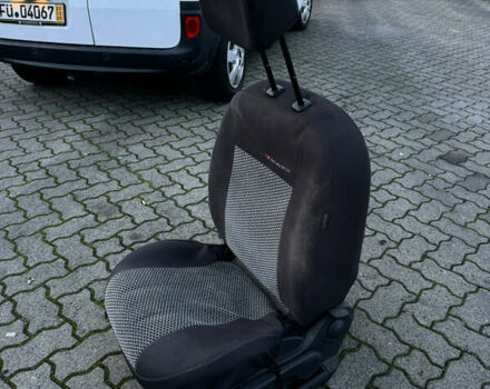 Белый Рено Кенгу, объемом двигателя 1.5 л и пробегом 186 тыс. км за 10699 $, фото 94 на Automoto.ua