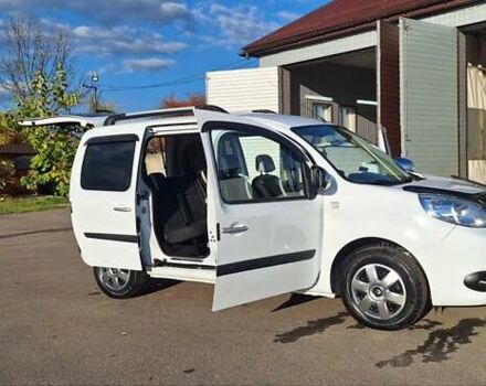 Рено Кенгу 2014 в Новоархангельске на Automoto.ua Белый Рено Кенгу, объемом двигателя 1.5 л и пробегом 64 тыс. км за 12500 $, фото 110 на Automoto.ua