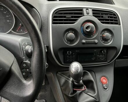 Белый Рено Кенгу, объемом двигателя 0 л и пробегом 250 тыс. км за 9700 $, фото 5 на Automoto.ua