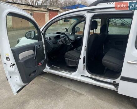 Білий Рено Кєнгу, об'ємом двигуна 1.46 л та пробігом 150 тис. км за 13500 $, фото 4 на Automoto.ua