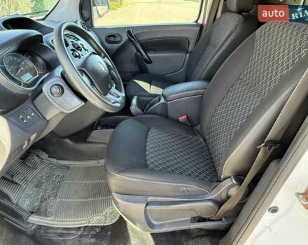 Белый Рено Кенгу, объемом двигателя 1.46 л и пробегом 230 тыс. км за 7300 $, фото 34 на Automoto.ua