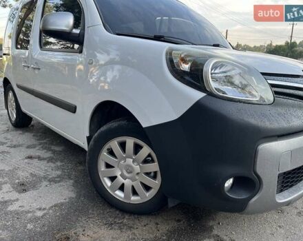 Белый Рено Кенгу, объемом двигателя 1.5 л и пробегом 248 тыс. км за 9700 $, фото 8 на Automoto.ua