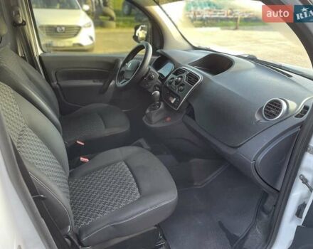 Белый Рено Кенгу, объемом двигателя 1.46 л и пробегом 330 тыс. км за 9500 $, фото 18 на Automoto.ua