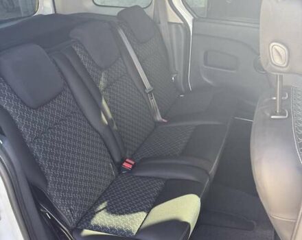 Белый Рено Кенгу, объемом двигателя 1.5 л и пробегом 346 тыс. км за 9500 $, фото 11 на Automoto.ua