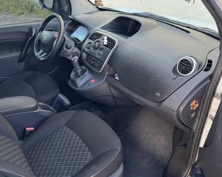 Белый Рено Кенгу, объемом двигателя 1.5 л и пробегом 346 тыс. км за 9500 $, фото 10 на Automoto.ua