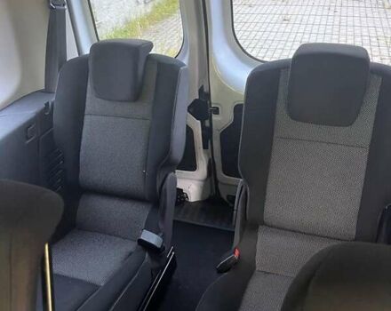 Белый Рено Кенгу, объемом двигателя 0 л и пробегом 219 тыс. км за 7200 $, фото 19 на Automoto.ua