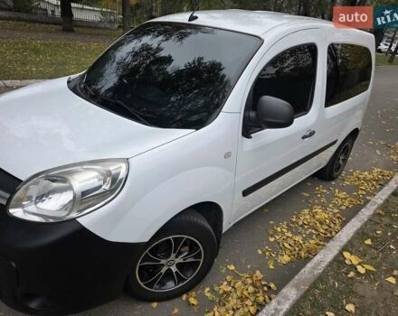 Белый Рено Кенгу, объемом двигателя 1.5 л и пробегом 207 тыс. км за 8800 $, фото 2 на Automoto.ua