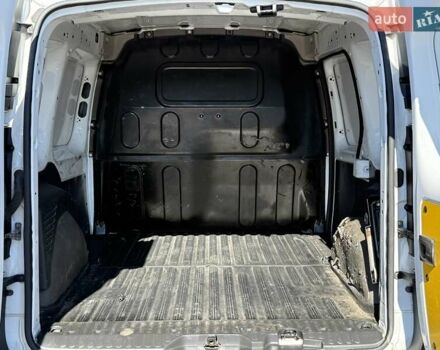 Белый Рено Кенгу, объемом двигателя 1.46 л и пробегом 230 тыс. км за 7300 $, фото 56 на Automoto.ua