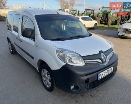 Белый Рено Кенгу, объемом двигателя 1.46 л и пробегом 330 тыс. км за 9500 $, фото 4 на Automoto.ua