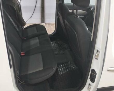 Белый Рено Кенгу, объемом двигателя 1.5 л и пробегом 244 тыс. км за 11200 $, фото 4 на Automoto.ua