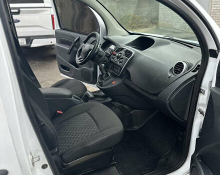 Белый Рено Кенгу, объемом двигателя 1.46 л и пробегом 295 тыс. км за 7500 $, фото 8 на Automoto.ua