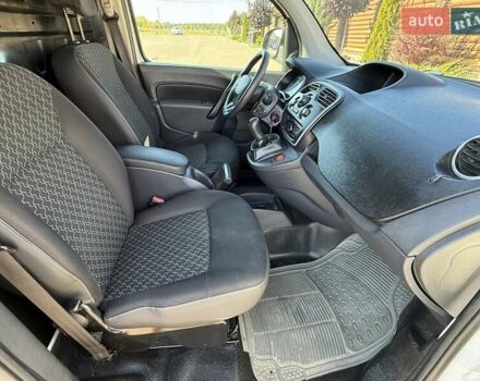 Белый Рено Кенгу, объемом двигателя 1.46 л и пробегом 230 тыс. км за 7300 $, фото 42 на Automoto.ua