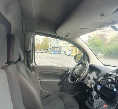 Белый Рено Кенгу, объемом двигателя 1.46 л и пробегом 347 тыс. км за 5500 $, фото 7 на Automoto.ua