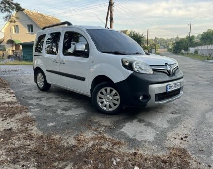 Белый Рено Кенгу, объемом двигателя 0 л и пробегом 250 тыс. км за 9700 $, фото 1 на Automoto.ua